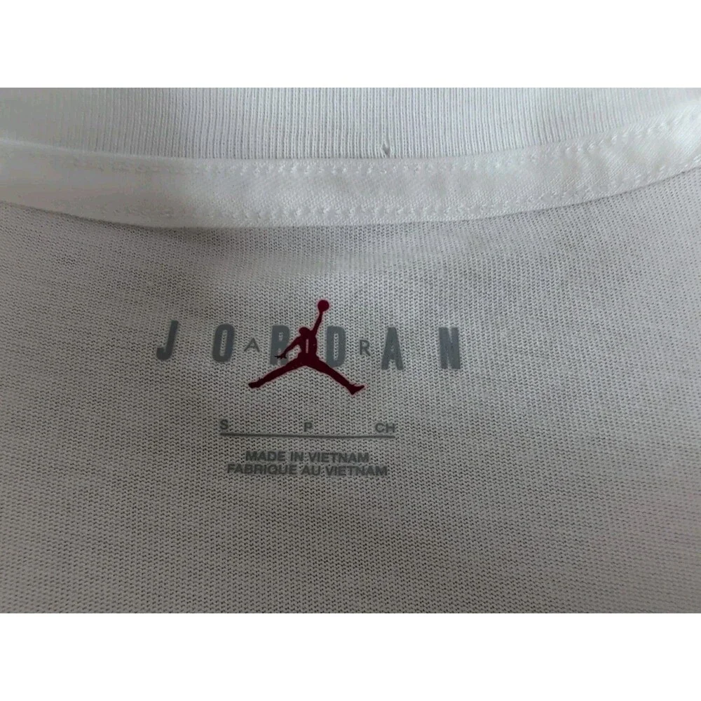 Air Jordan Small White Jumpman Essentials Statement 85 Heat Map Graphic Shirt